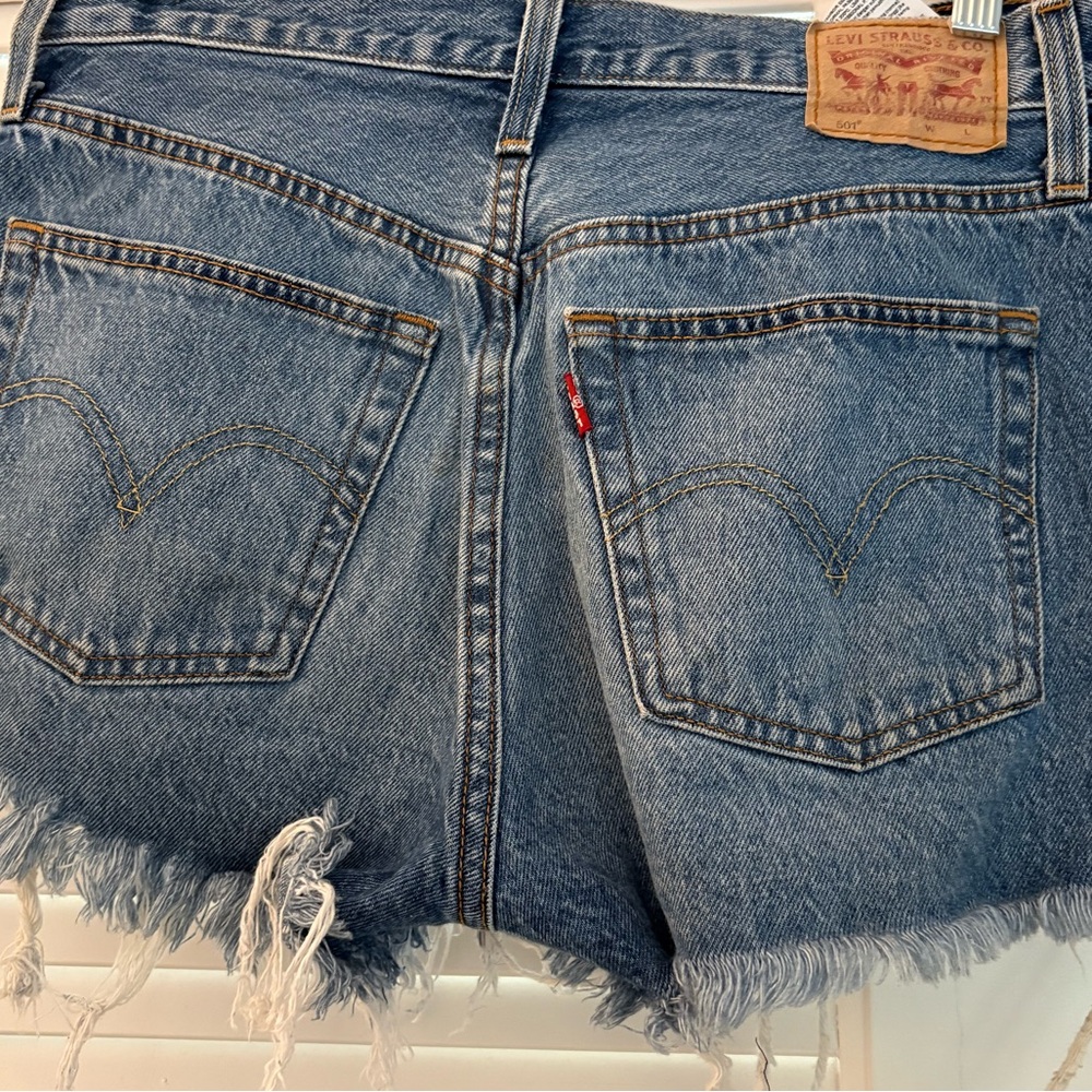 Levi's 501 Original Distressed Denim Shorts - Size 28 - Vintage Look - Picture 6 of 12